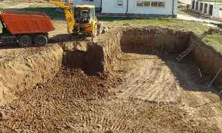 Рытье котлованов под фундамент в Новотроицке – цена от 2621 руб. за м3 | 2Землекопа-Нвт